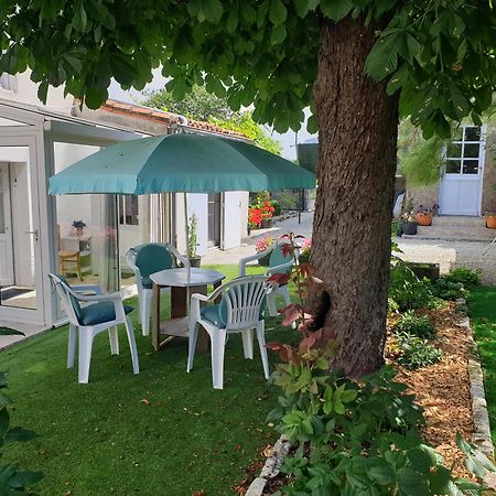 Tusson Chambres D'Hotes Charente Bagian luar foto
