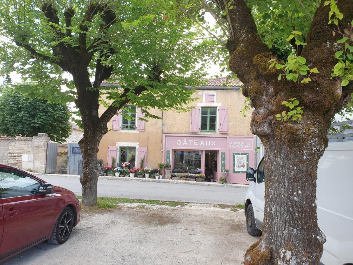 Tusson Chambres D'Hotes Charente Bagian luar foto